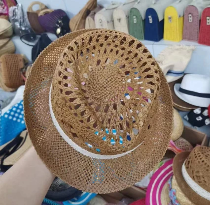 Atmungsaktiver Sommerhut aus hohlem Papier