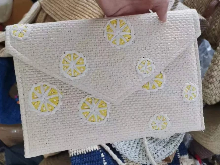Papierstickerei Damen Clutch