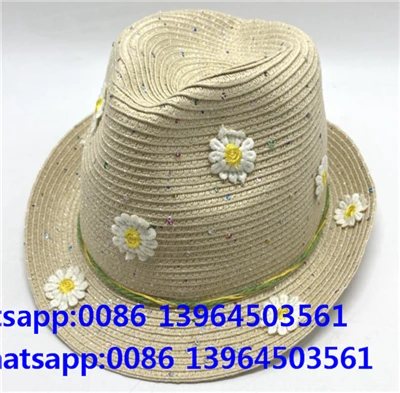 Fedora-Strandhut mit Blumenmuster und bunten Punkten in Beige