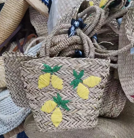 Kleine Stickerei Handtasche