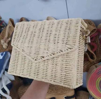 Strandtasche für Damen aus natürlichem Rattan