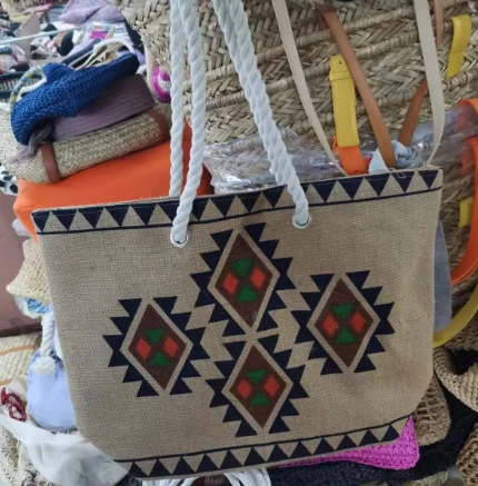 Einkaufstasche aus Leinen mit Druckmuster