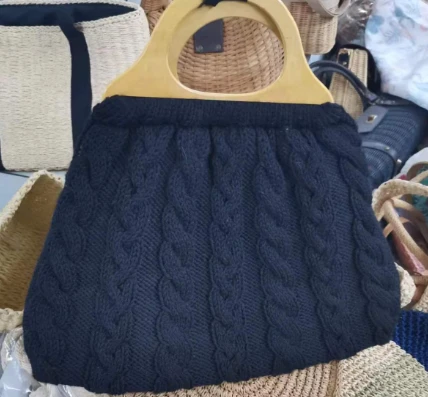 Schwarze Handtasche aus Wolle für Damen mit Holzgriffen