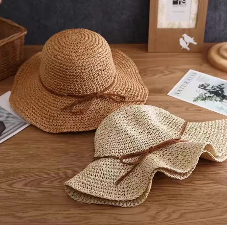 Klassischer faltbarer Strandhut aus Papier für Damen