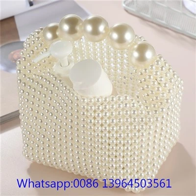 Handgefertigte Clutch mit Perlen