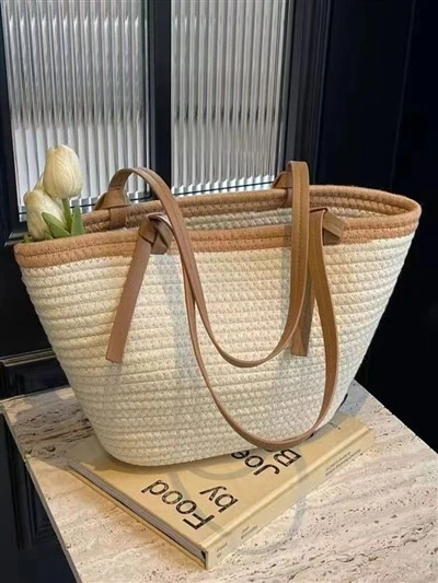 Handgemachte Strohtasche aus Baumwollseil in Weiß und Braun