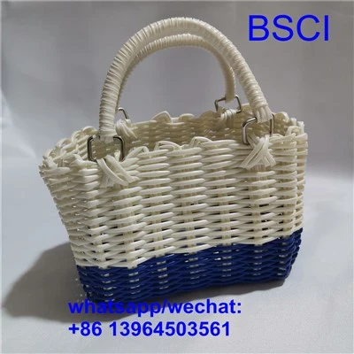 Gewebte Strandtasche aus Kunststoff