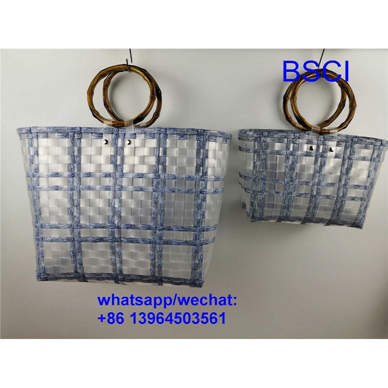 Korbtasche aus gewebtem Kunststoff